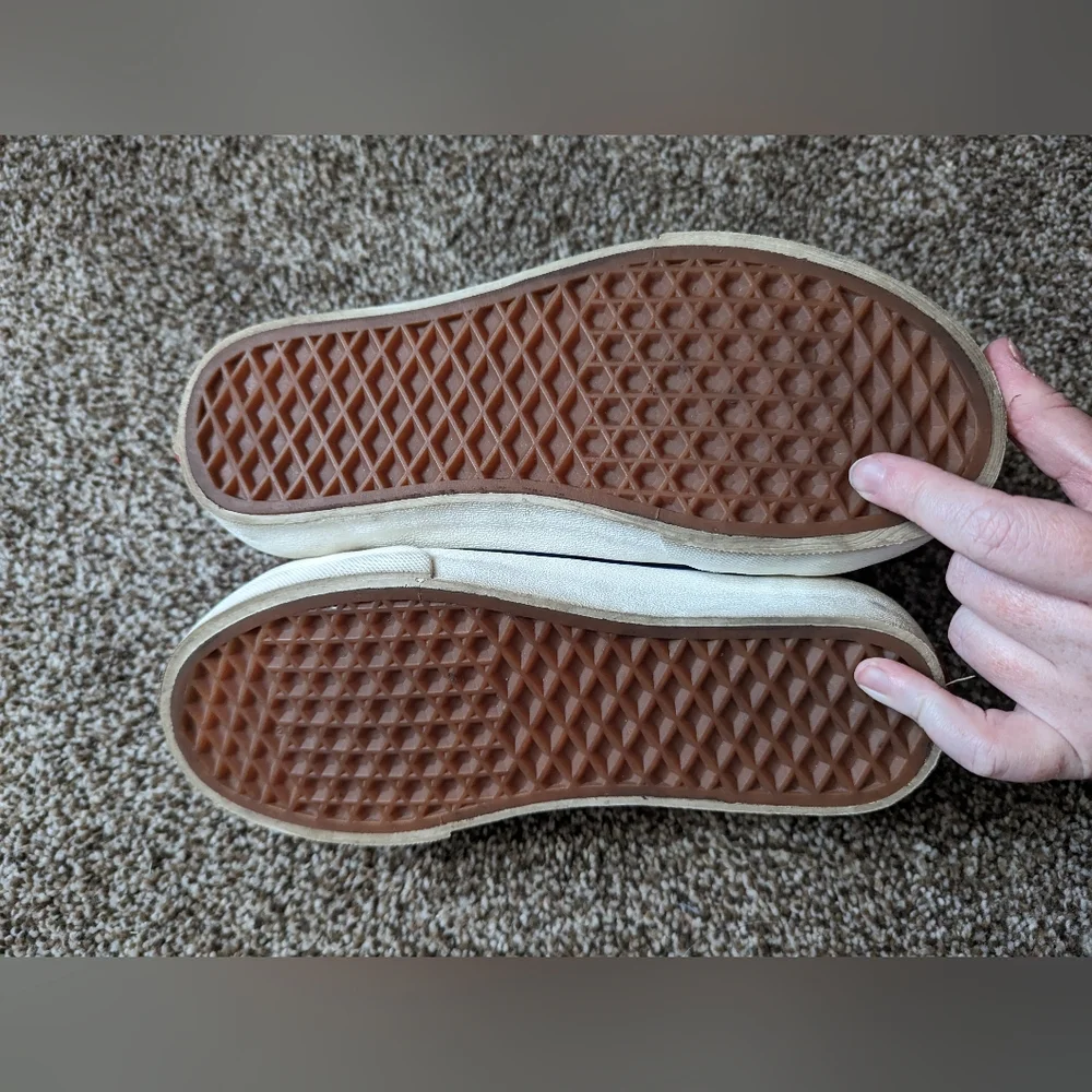 Vans - Picture 4 of 5